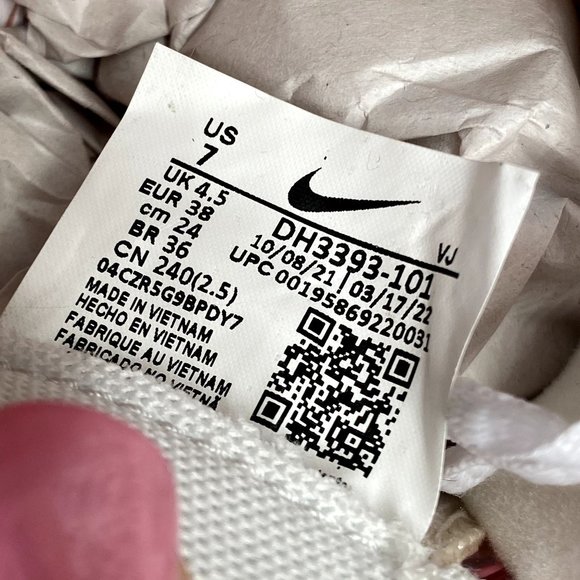 Nike Women's Sneakers in Cream and Orange - Picture 9 of 9